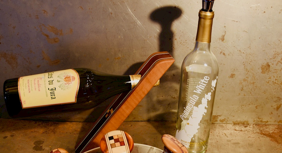 Flaschenverschlüsse und Weinfalschenhalter