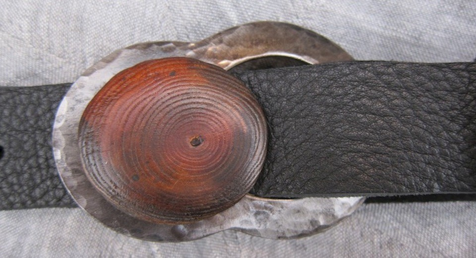 Gürtel Holz auf Eisen